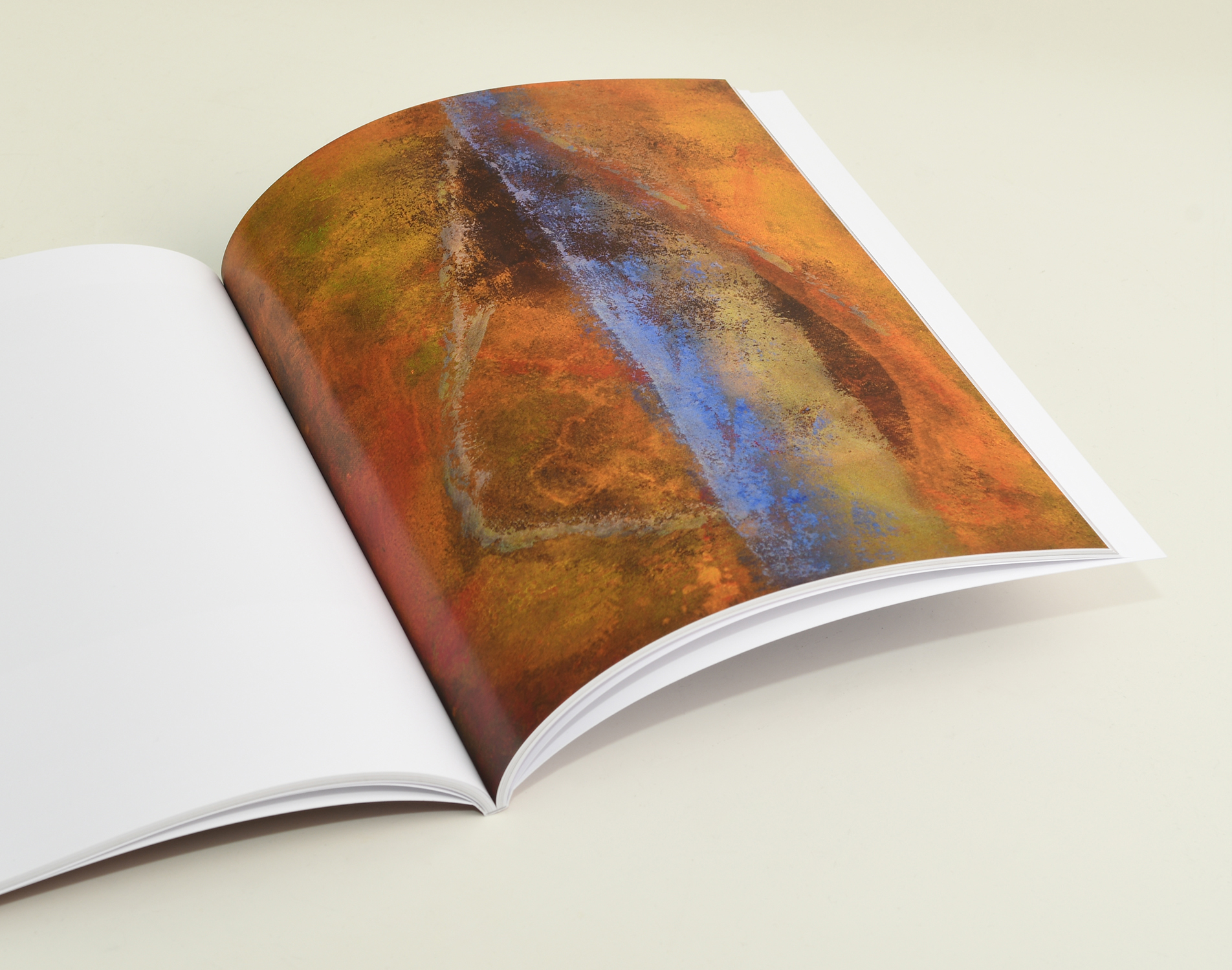 Doppelseite aus dem Kunstbuch „Oxidation“